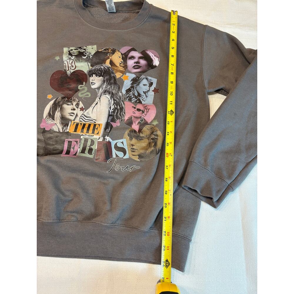 Taylor Swift Eras Tour Gray Crewneck Sweatshirt Size S Excellent Condition - Picture 7 of 9
